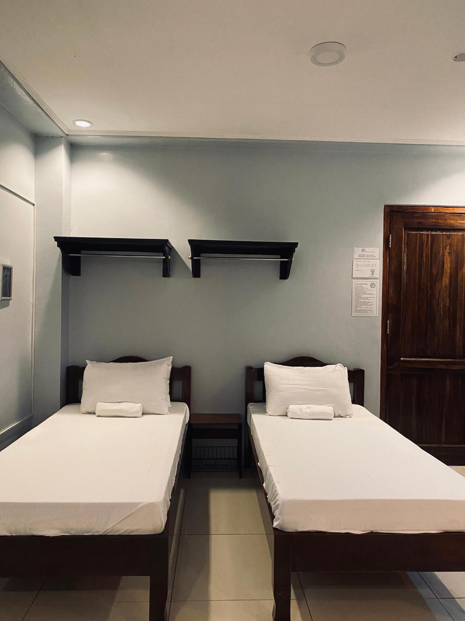 Lakayo Hillside Apartelle San Juan  Luaran gambar